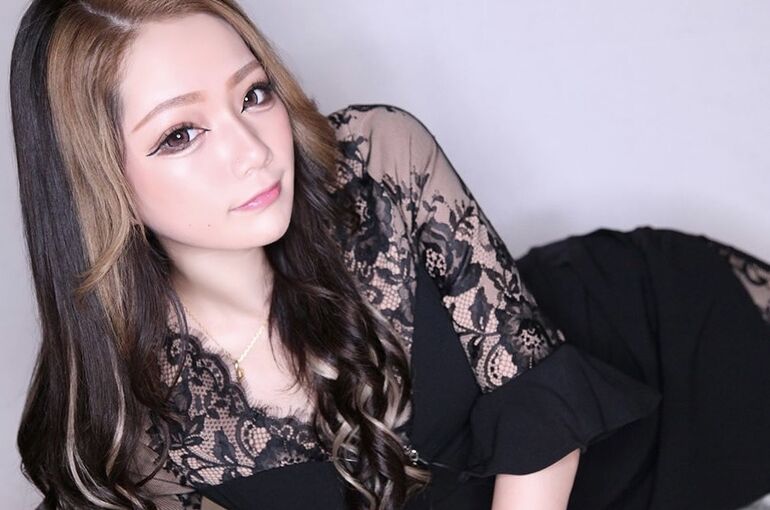 ドレス女性